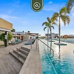 1Br Condo With Rooftop Pool - Romantic Zone