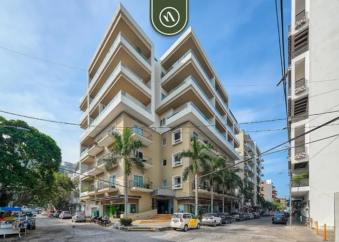 1Br Condo With Rooftop Pool - Romantic Zone