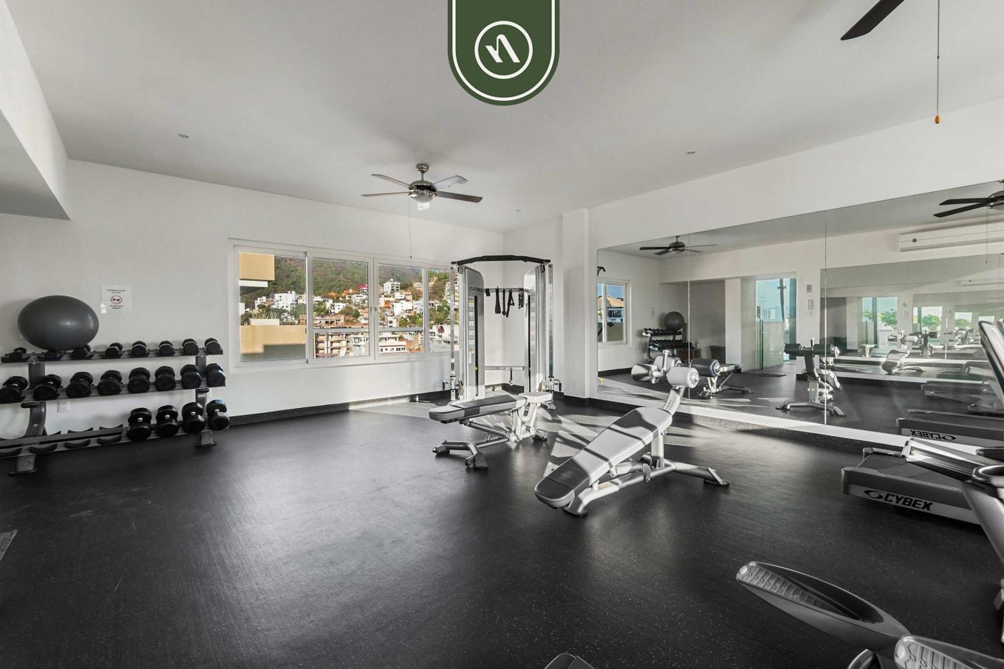 1br With Rooftop Pool - Romantic Zone