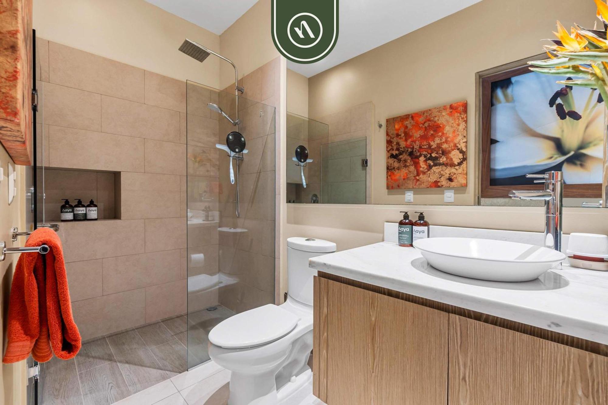 1br With Rooftop Pool - Romantic Zone Apartment